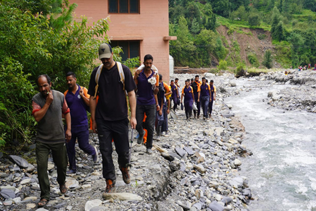 Himachal: SDRF conducts field visit to disaster-affected areas in Mandi