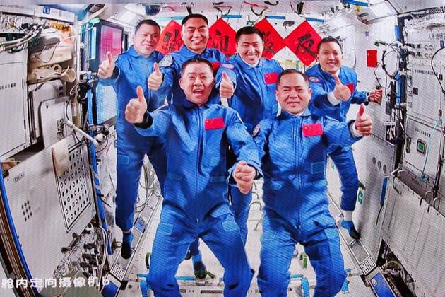 Astronauts barbecue chicken wings, steaks in China's space station