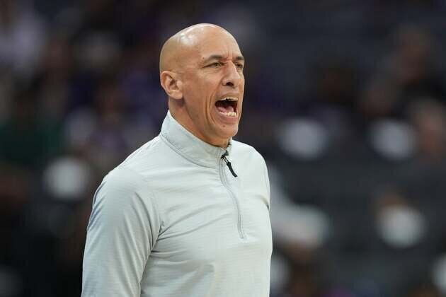 NBA clears Kings, says coach made mistake vs. Warriors
