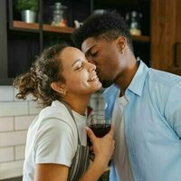 Is it dangerous to kiss someone who's eaten gluten if you have coeliac disease?