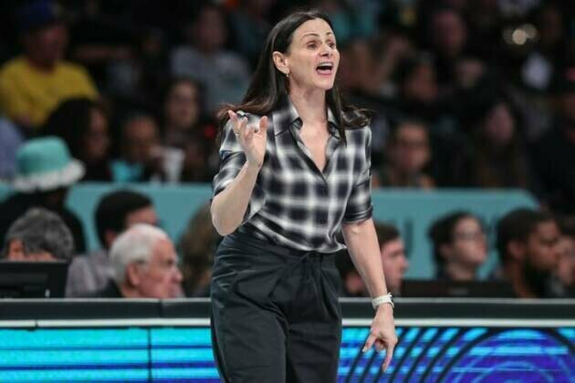 Liberty GM: Parting with coach Sandy Brondello a 'proactive' move