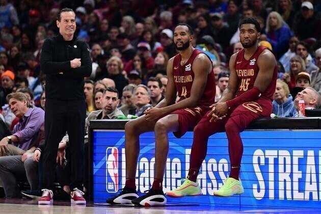 Reports: Cavs expected to retain Kenny Atkinson; James Harden wants to return