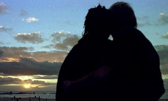 Kissing unlikely to pass on Zika virus - study Kissing unlikely to pass on Zika virus - study