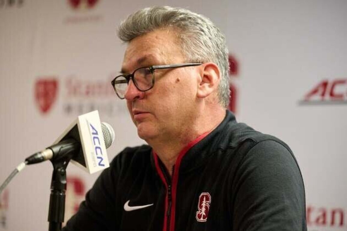 Stanford holds off Notre Dame, gets first-ever win vs. Irish
