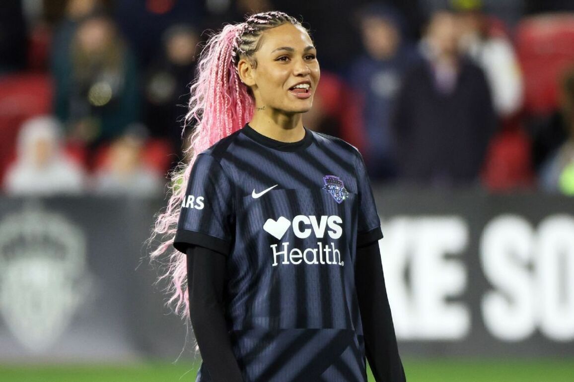 'Trinity Rodman' song headlines NWSL's Spirit halftime show - ESPN