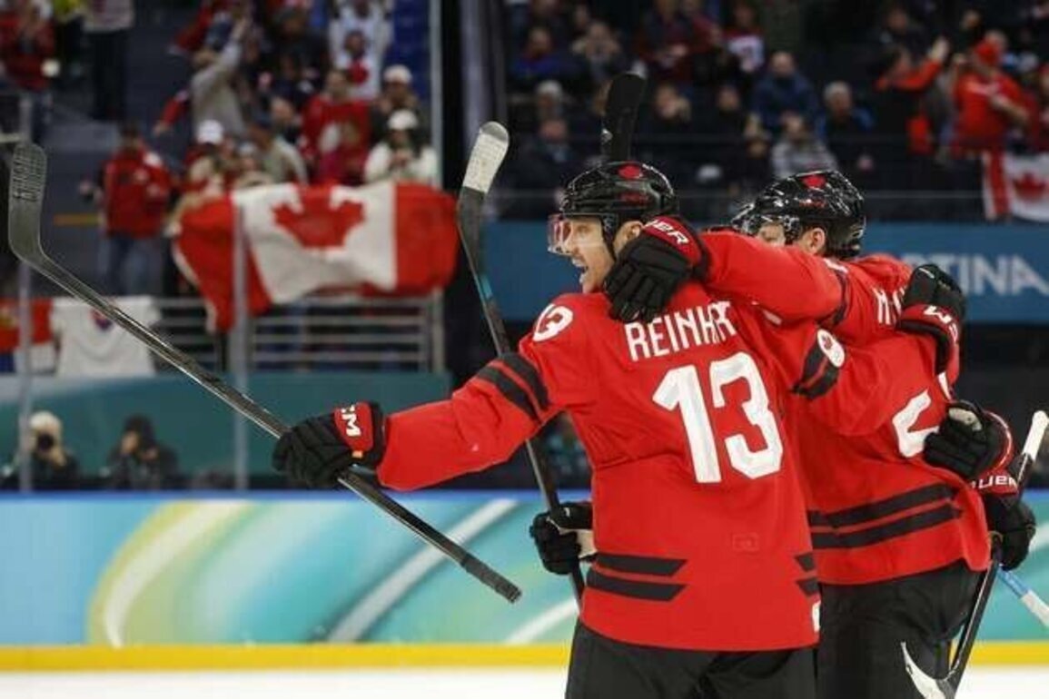 Nathan MacKinnon's late goal lifts Canada into gold medal game