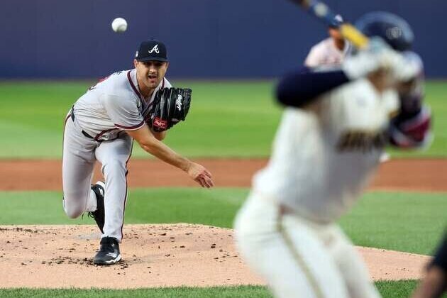 Braves edge Brewers in Little League Classic
