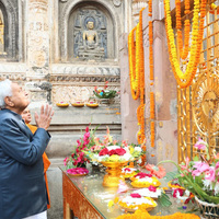 Bihar CM offers prayers at Bodhgaya's Mahabodhi temple