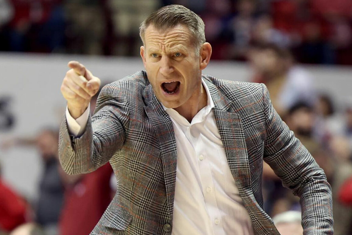 Alabama faces huge test against Saint Mary's to advance to Sweet Sixteen