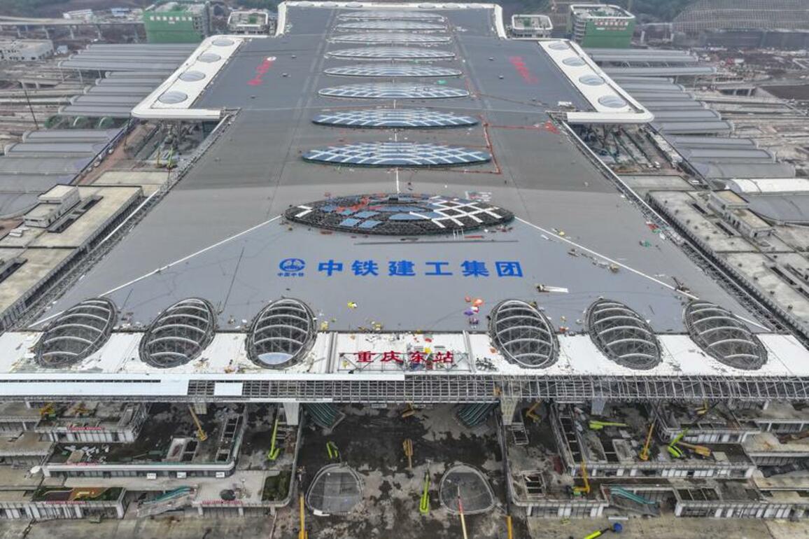A robot revolution in building the largest railway station in west China