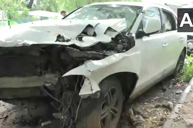 Car runs over people sleeping on footpath in Delhi; 'Drunk' driver aprehended