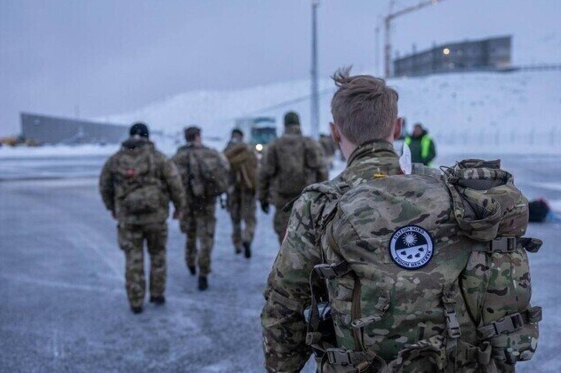 Denmark sends more troops to Greenland 