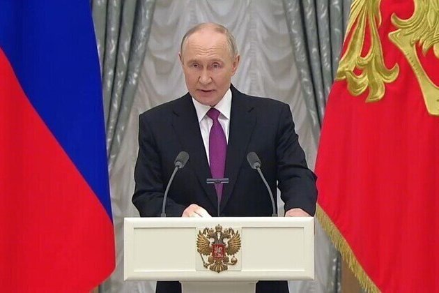 Putin congratulates Russians on National Unity Day