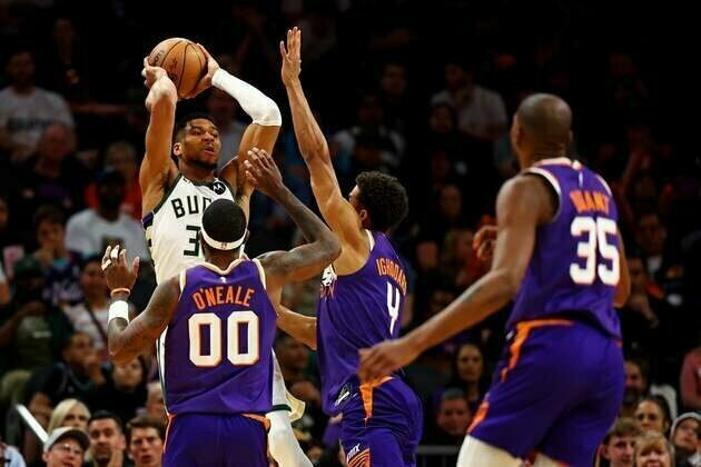 Bucks' Giannis Antetokounmpo (foot) out vs. Nuggets