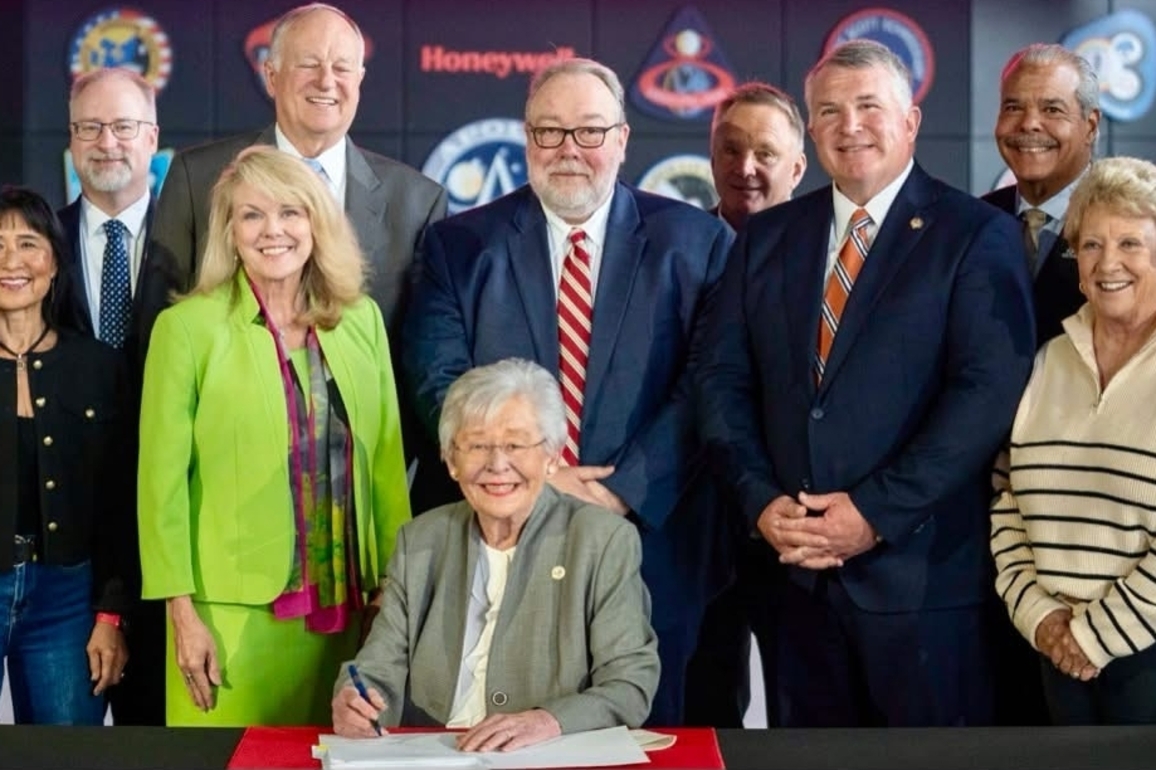 Governor High Stepper signs bill giving Space &amp; Rocket Center Commission its proper name