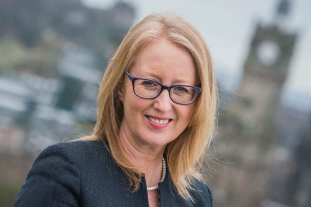 Financial services firms choose Scotland as UK falls  Daily Business