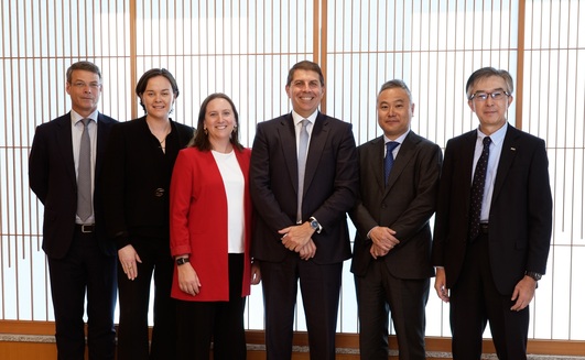 (L-R)Patrick Suckling - Managing Director, Head of Asia & EMEA, Pollination, Zoe Whitton - Managing Director, Head of Strategy & Impact, Pollination, Megan Flynn - Managing Director, Head of Advisory, Pollination, Martijn Wilder - Founder & CEO, Pollination, Shinichi Tsunoda - Operating Officer & GM of Sustainable Business Promotion Department, Mizuho Financial Group, Yasuhiko Ushikubo - Group Chief Sustainability Officer, Mizuho Financial Group