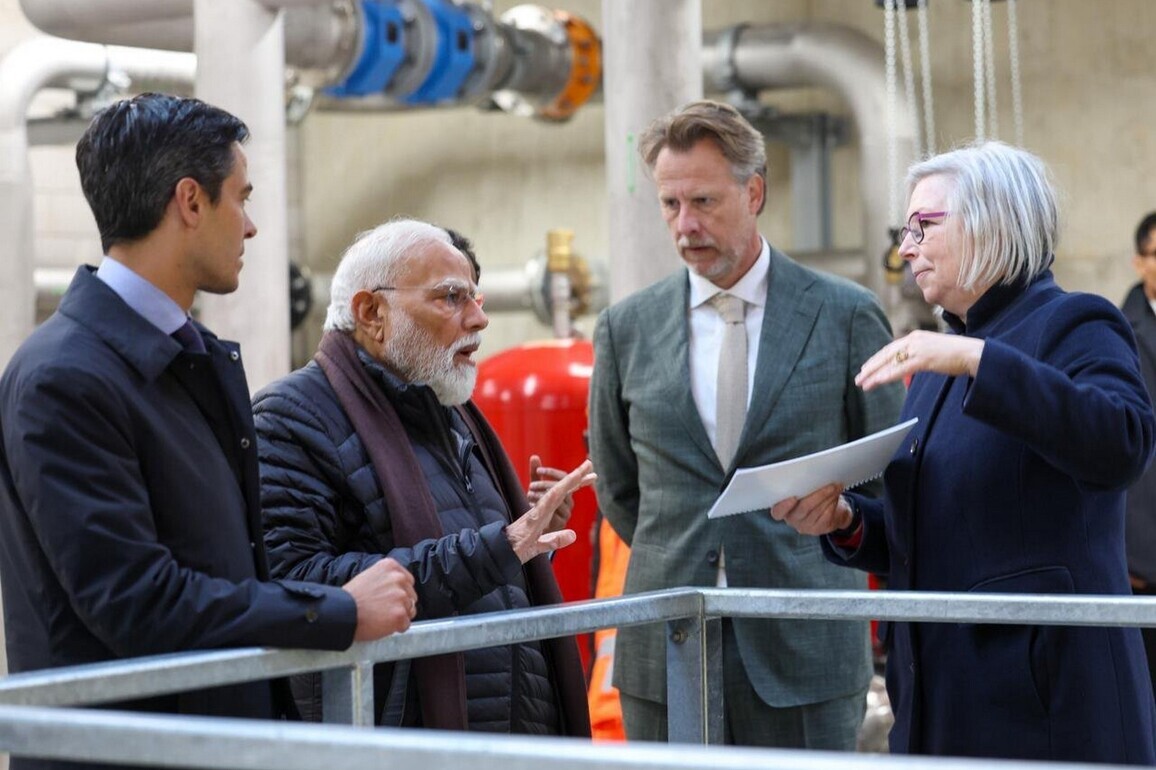 PM Modi visits Dutch dam Afsluitdijk, eyes cooperation in water management