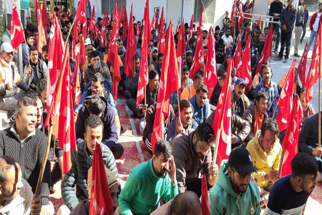 Trade unions, farmers hold nationwide strike; massive protests across Himachal: CITU