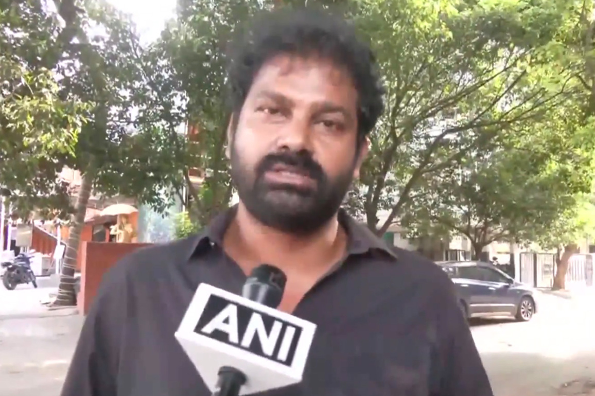"Why did US attack a commercial vessel?" asks East Coast Fishing Boat Owners Association president; says Visakhapatnam resident killed was ship's chief engineer