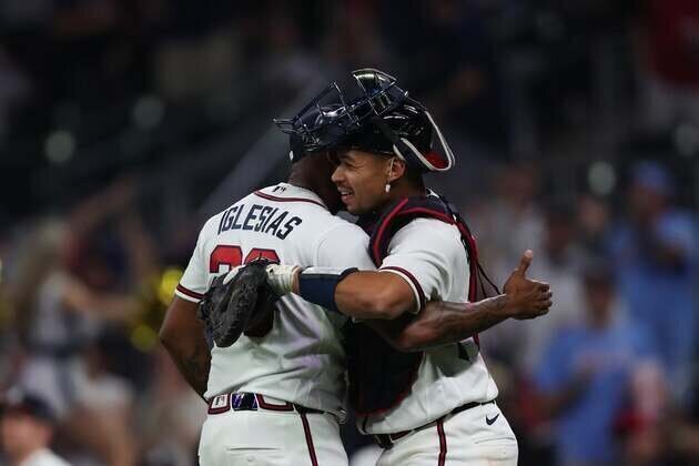 Dominic Smith's 3-run double rallies Braves past Marlins