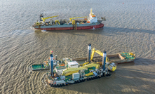 Boskalis TSHD Gateway and Backhoe dredger Magnor
