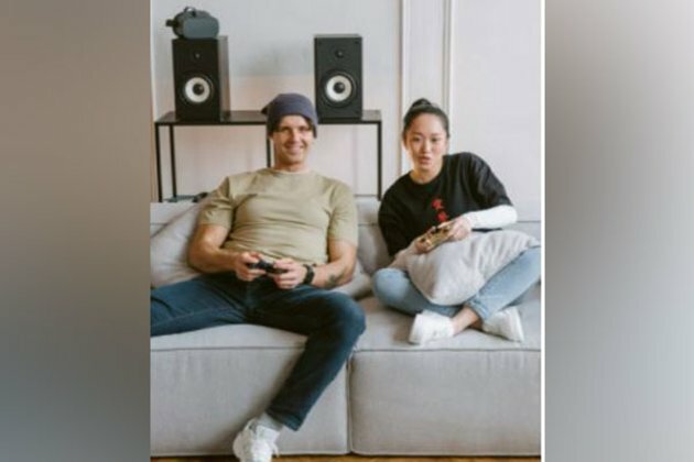 Those who game together, stay together: Study