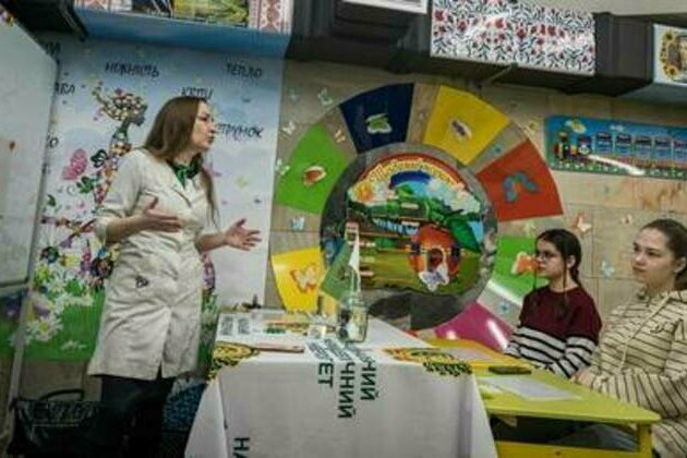 Ukrainian teachers told to pretend they can't speak Russian