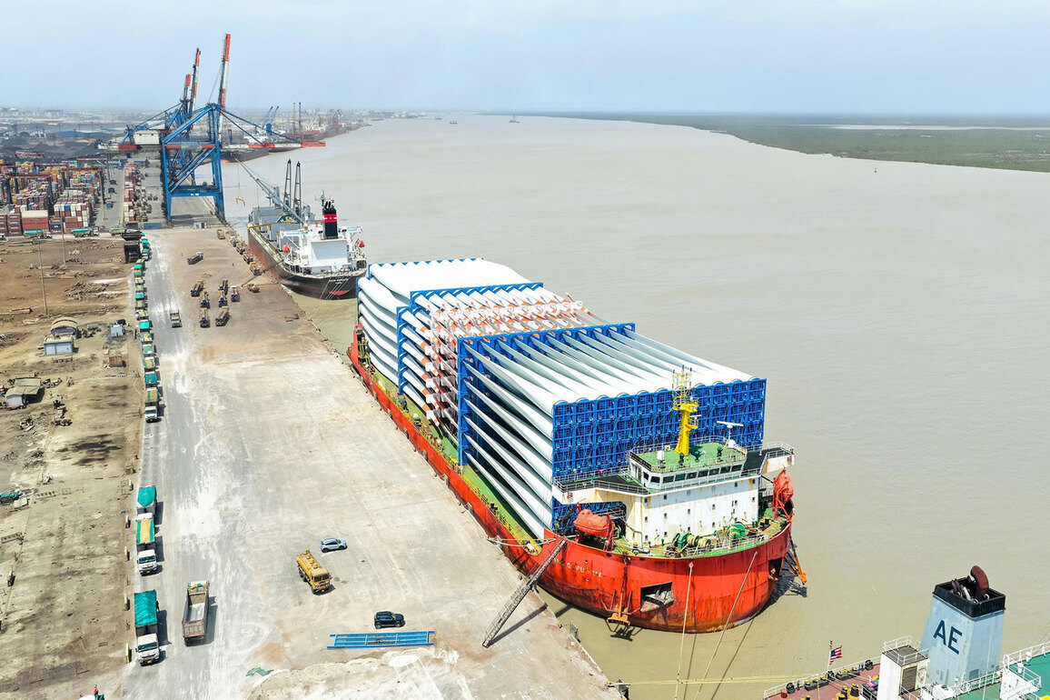 Kandla Port logs record cargo handling in FY26, advances green push with methanol bunkering