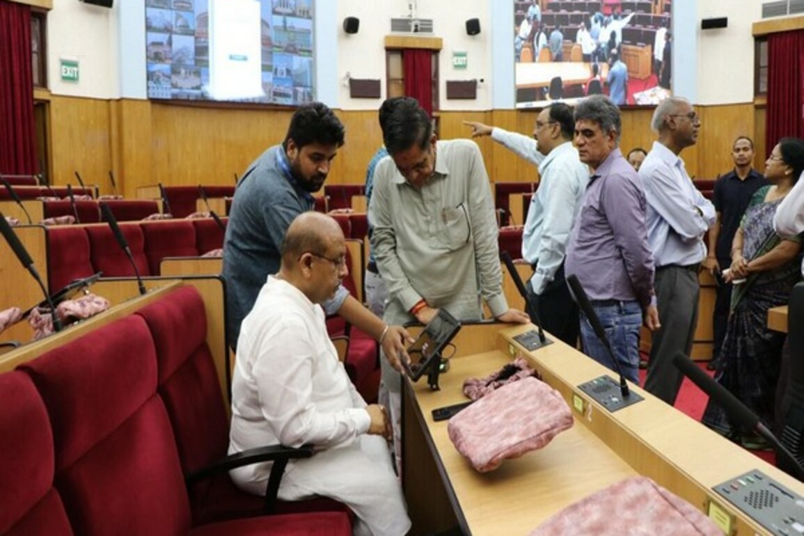 Delhi Assembly to go paperless from upcoming Monsoon session: Speaker Vijender Gupta