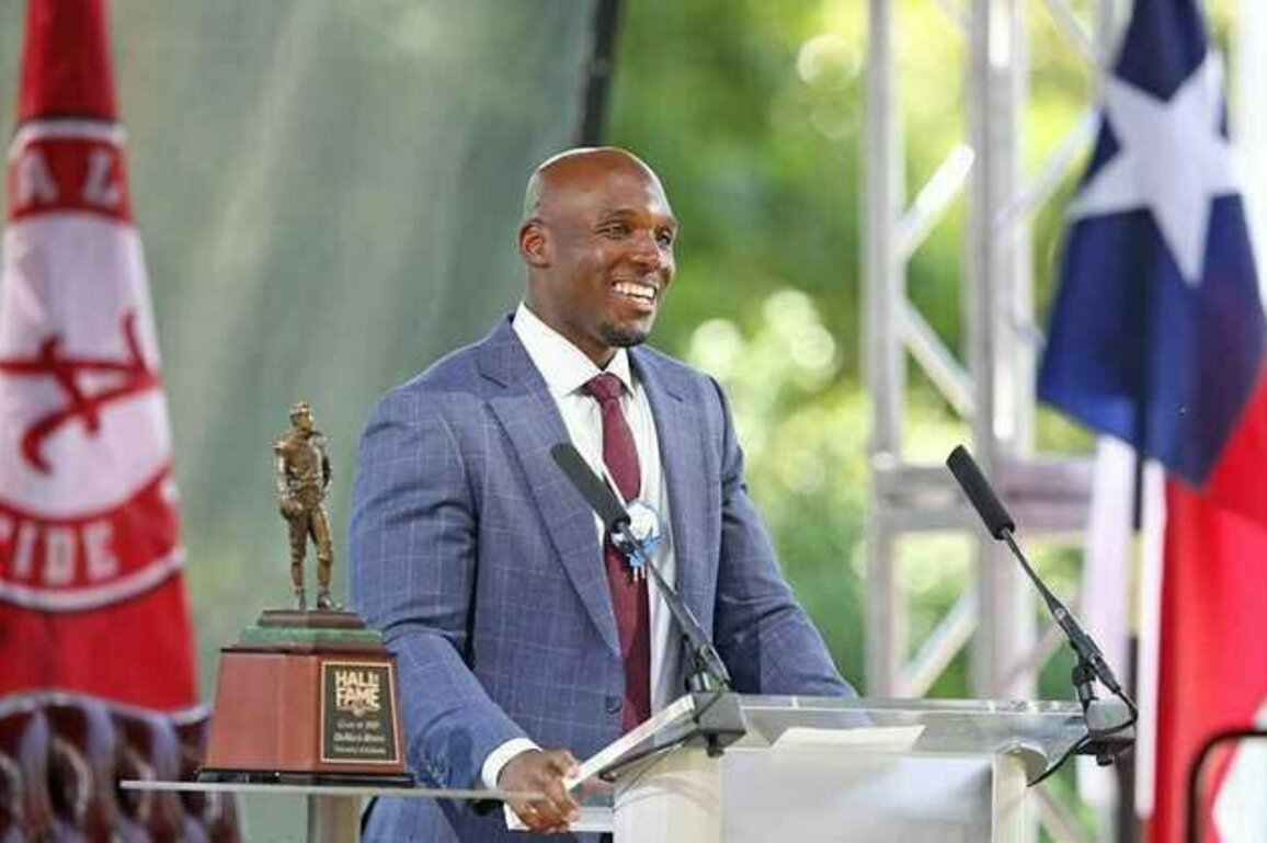 DeMeco Ryans enshrined in Cotton Bowl Hall of Fame