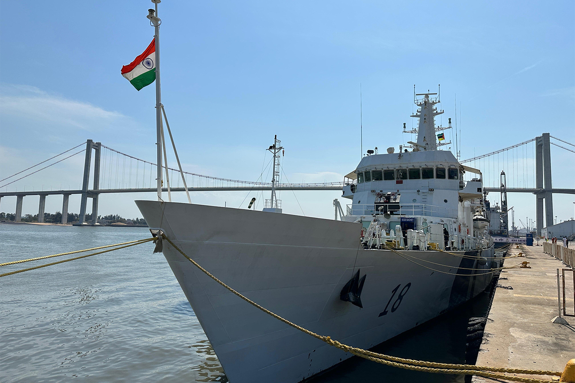 Indian Coast Guard Ship Sachet arrives in Mozambique with 20 metric tonnes of humanitarian aid