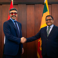 Abdullah bin Zayed meets Foreign Minister of Sri Lanka in Colombo