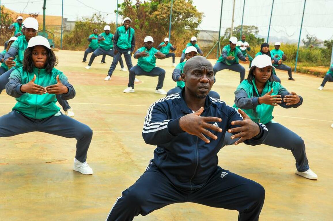 (Hello Africa) The story of a Cameroonian kung fu master: "Let Chinese culture light up your life"