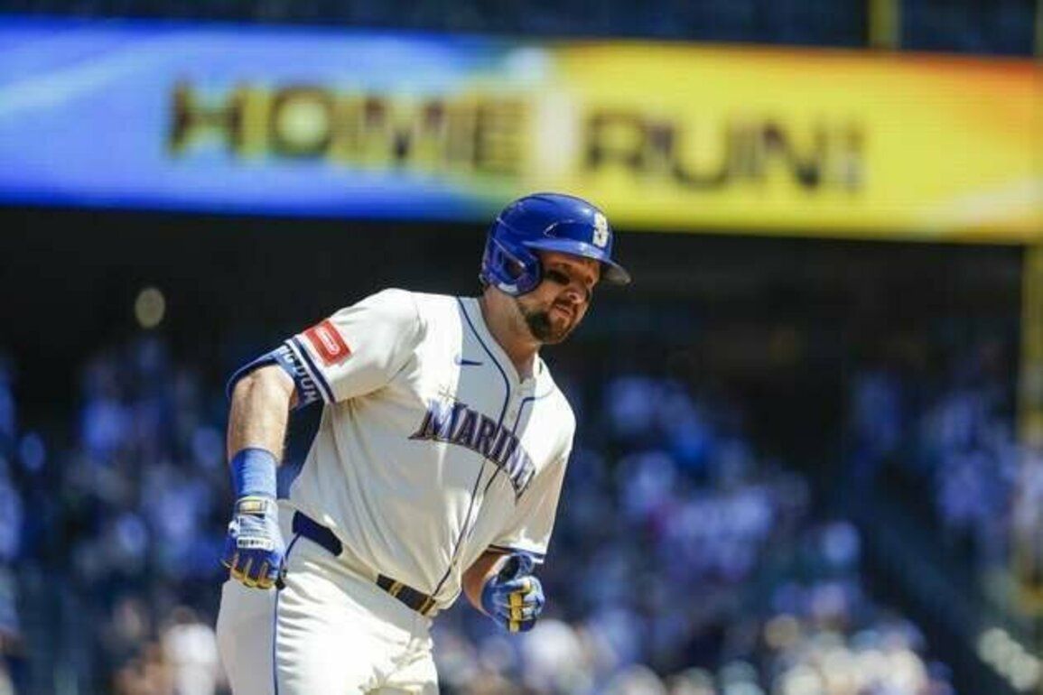 Mariners bring seven-game winning streak to Baltimore