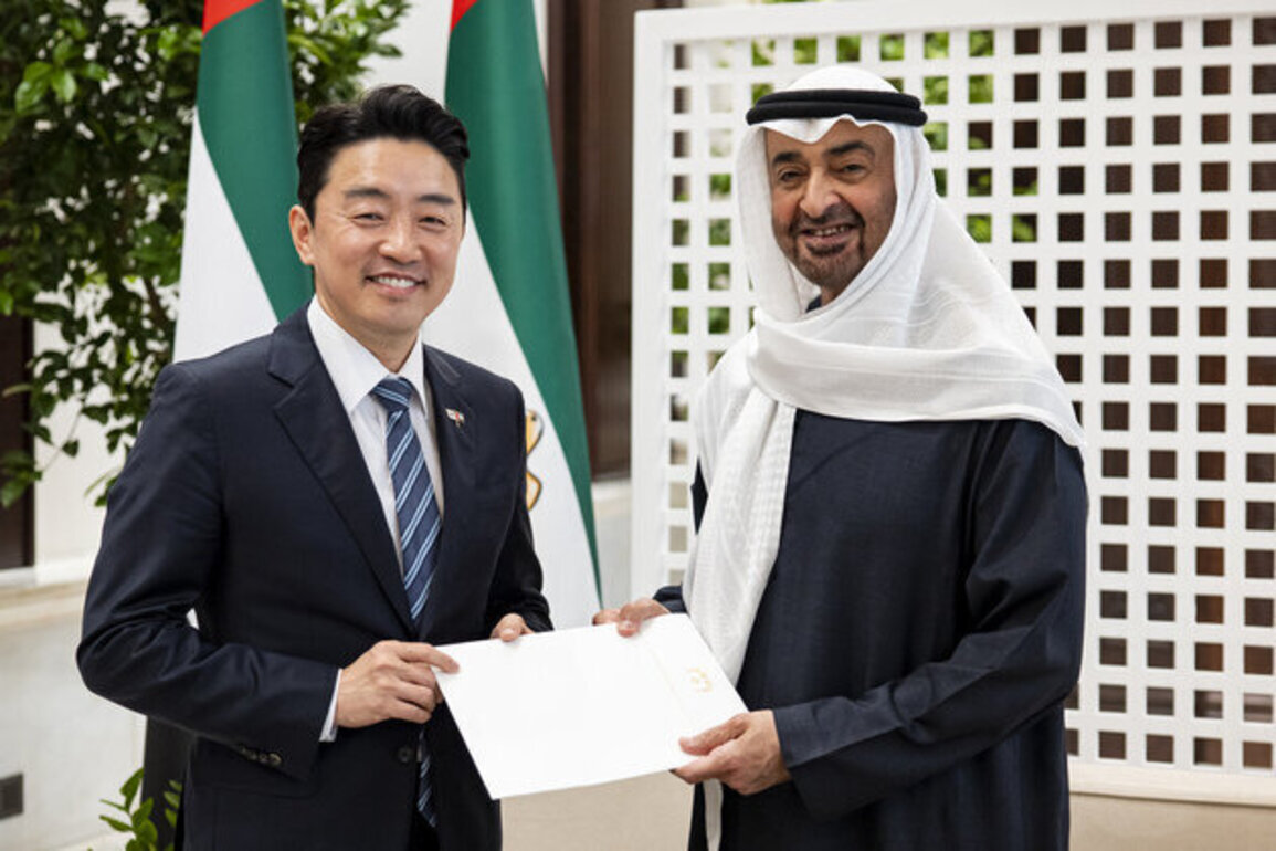 UAE President receives written message from President of Republic of Korea during meeting with Special Envoy