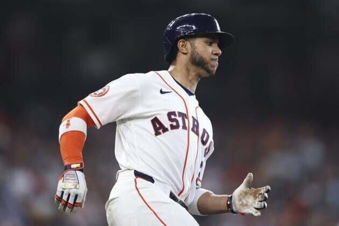 Behind Jeremy Pena, Astros chase series win vs. Brewers