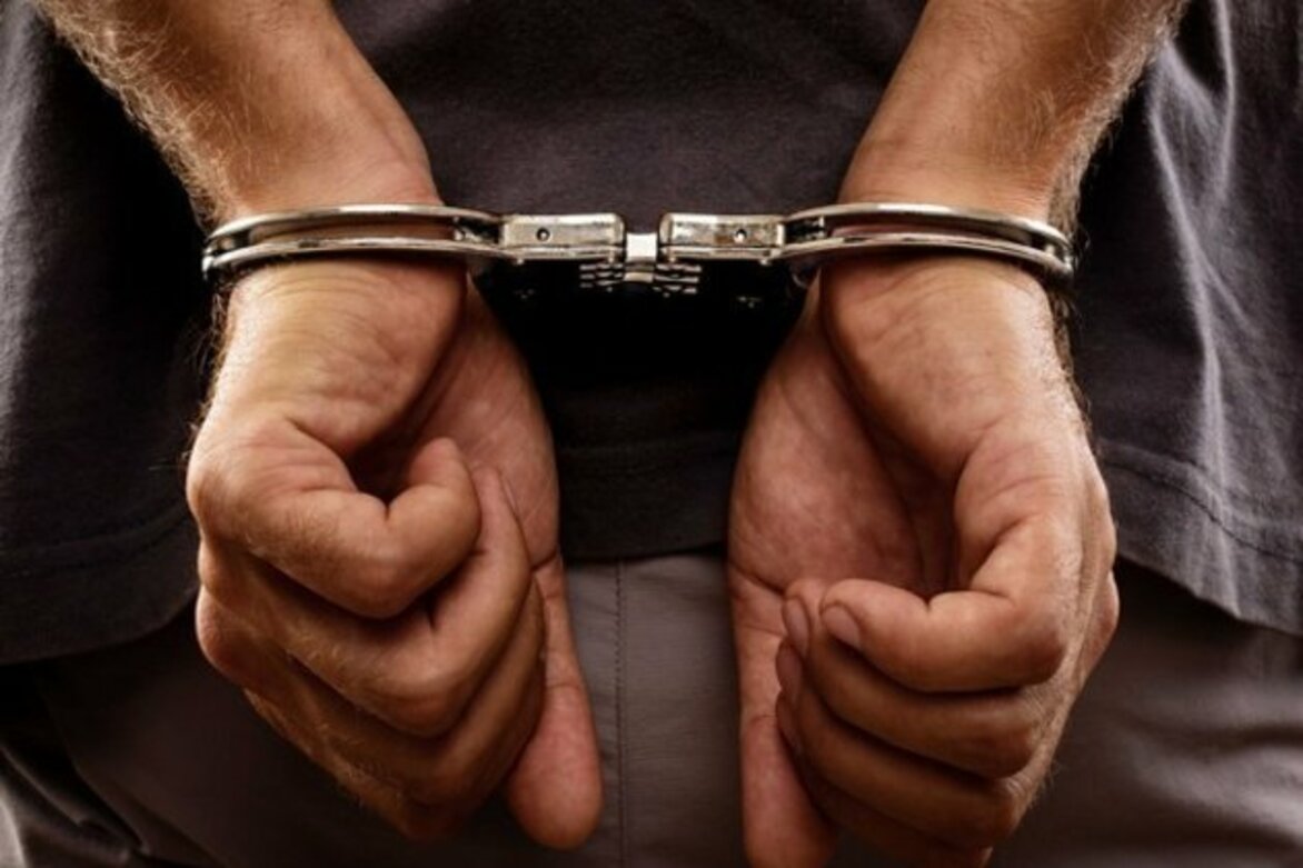Man arrested after co-passenger overhears him saying 'bomb' during phone conversation, flight delayed by 2 hours