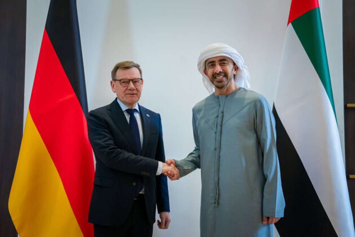Abdullah bin Zayed receives Germany's FM