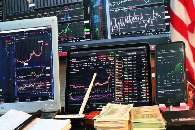 US, European stock markets tumble on Trump's tariff move; Amazon & Apple shares face heavy selling