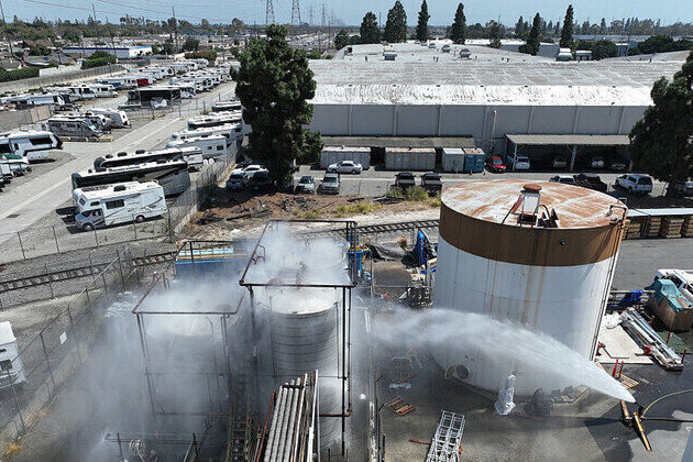 Chemical blast fears trigger mass evacuation in California 