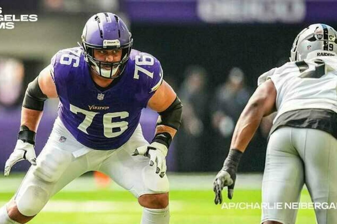 Rams sign OT David Quessenberry to one-year deal