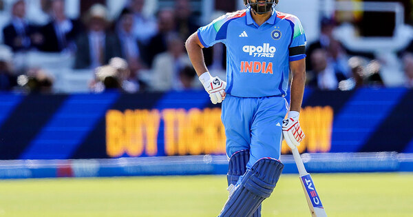 "Can't play this beautiful game forever": Hayden on Rohit's future, urges Hitman to decide his fate