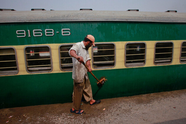 Ageing fleet pushes Pakistan Railways deeper into operational crisis