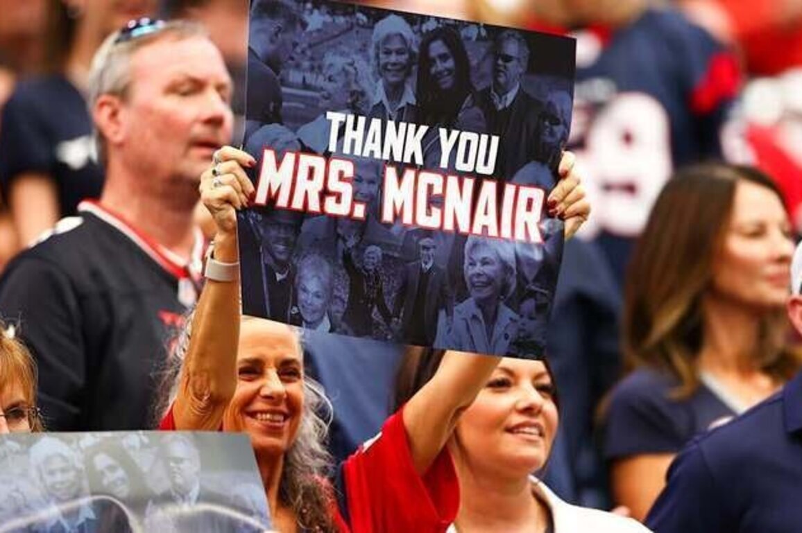 Janice McNair Takes Her Place In Texans Ring Of Honor