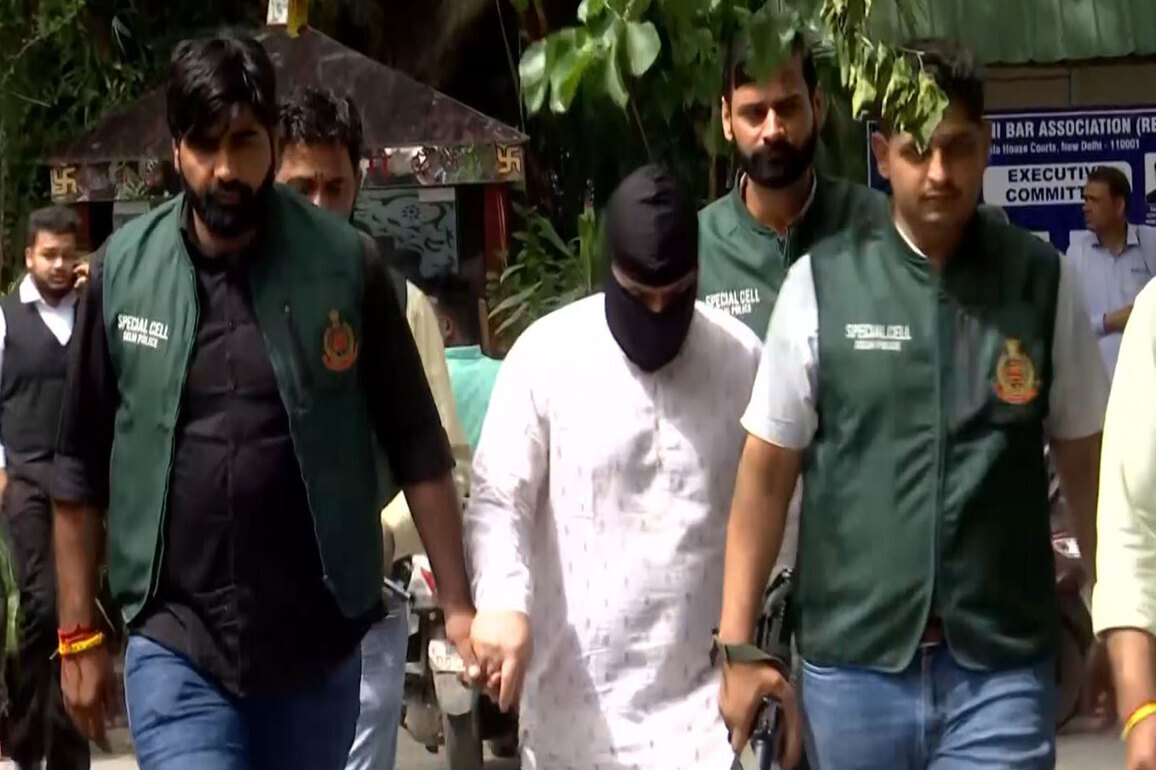Terror operative Shabbir Lone in regular touch with Pak based handlers, module recced temples and commercial hubs in Delhi