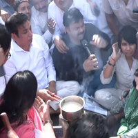 "Cylinder missing from every kitchen": Congress workers protest LPG shortage in Delhi