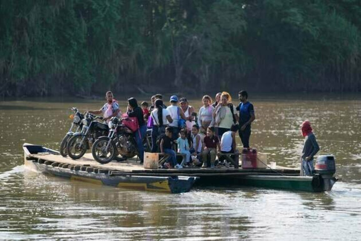 Colombia: Armed Groups Batter Border Region