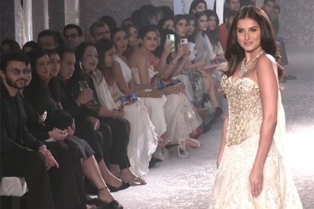 ICW 2025: Tara Sutaria blows flying kiss to rumoured boyfriend Veer Pahariya as she walks the ramp