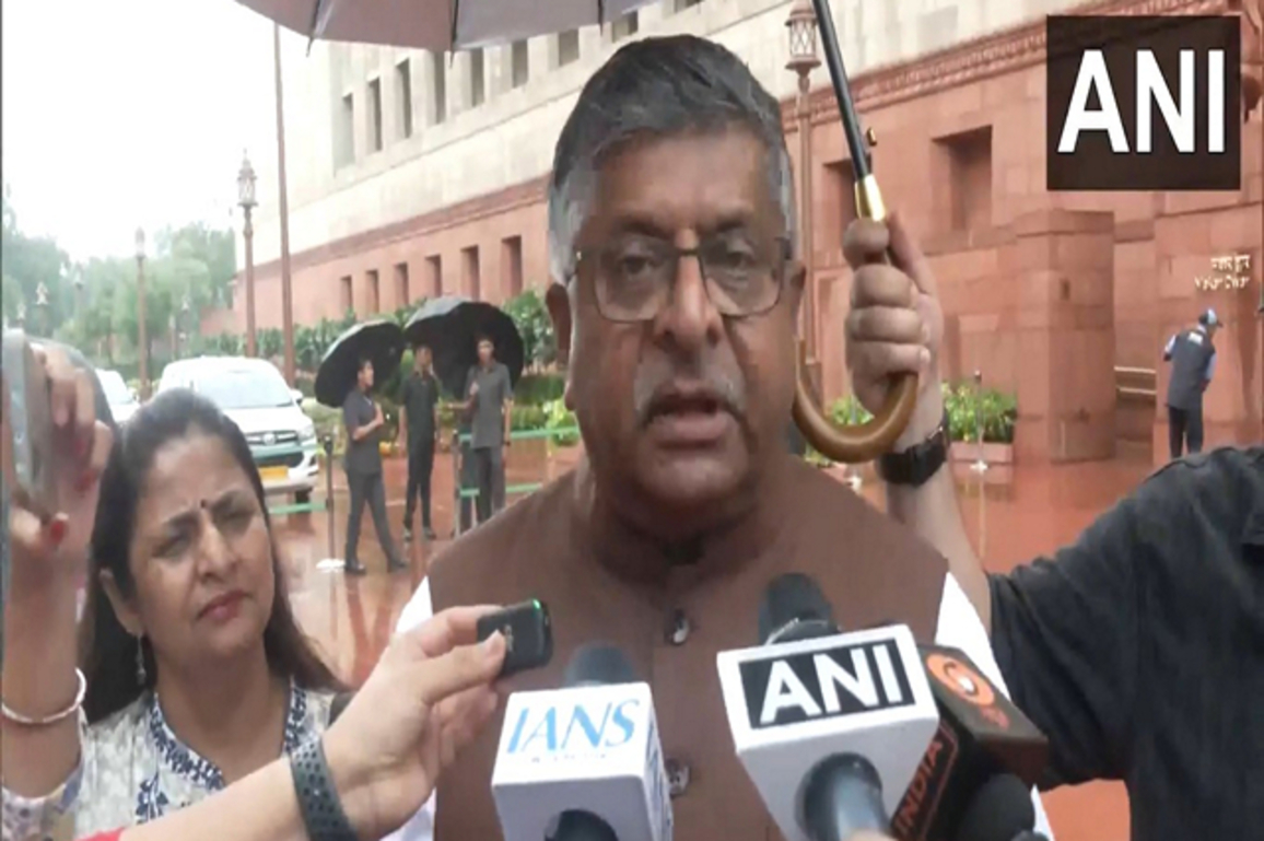 "Only citizen of nation has right to vote": Ravi Shankar Prasad amid oppn protest against electoral rolls revision